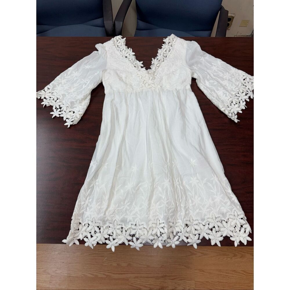 Betsey Johnson White Floral Dress Size 4